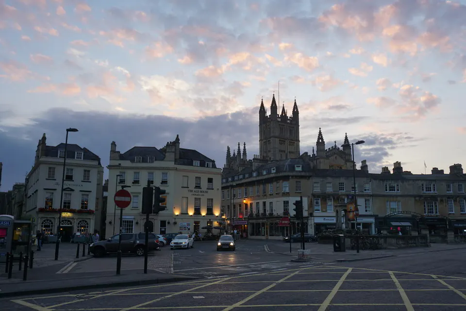 Evening over York Street, Bath, with the Abbey