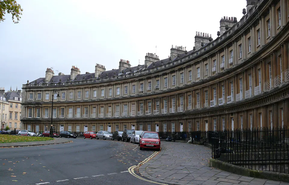 The Circus, Bath, curving Georgian terrace